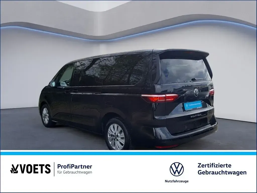 Gebraucht VW Multivan Life 150 PS (110 kW) 2025 Schwarz Van / Kleinbus