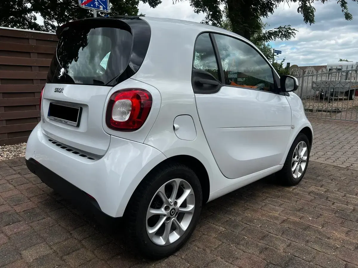 Gebraucht Smart ForTwo Coupé Passion 71 PS (52 kW) 2018 Weiß Coupé