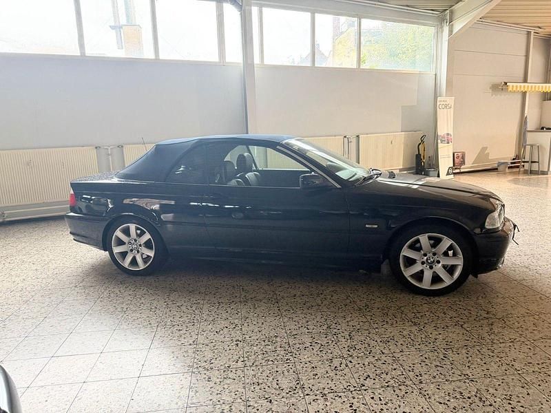 Gebraucht BMW 320 Sport Line 170 PS (125 kW) 2001 Blau Cabrio