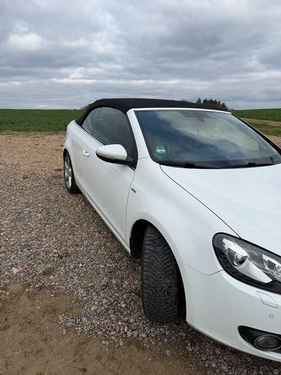 Gebraucht VW Golf Cabriolet Life 105 PS (77 kW) 2014 Weiß Cabrio