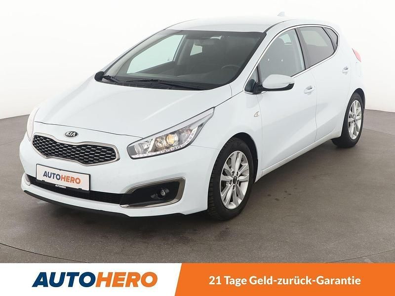 Weiß Gebraucht 2018 Kia Ceed DREAM-TEAM Edition Limousine | 11.770 € (Fairer Preis) - Bild 1/3