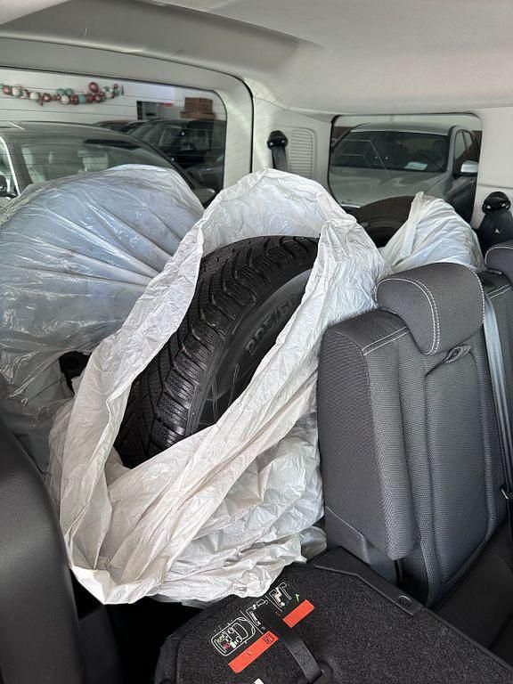 Gebraucht Ford Tourneo Connect Titanium 120 PS (88 kW) 2017 Silber Van / Kleinbus