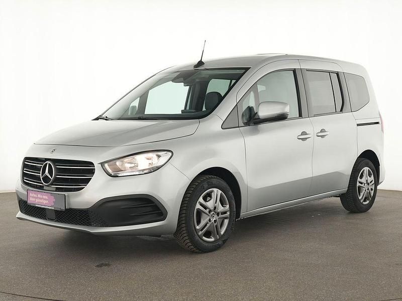 Gebraucht Mercedes T160 Style 102 PS (75 kW) 2024 Helvinsilber Van / Kleinbus