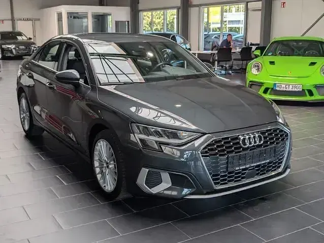 Gebraucht Audi A3 Advanced 110 PS (80 kW) 2022 Grau Limousine