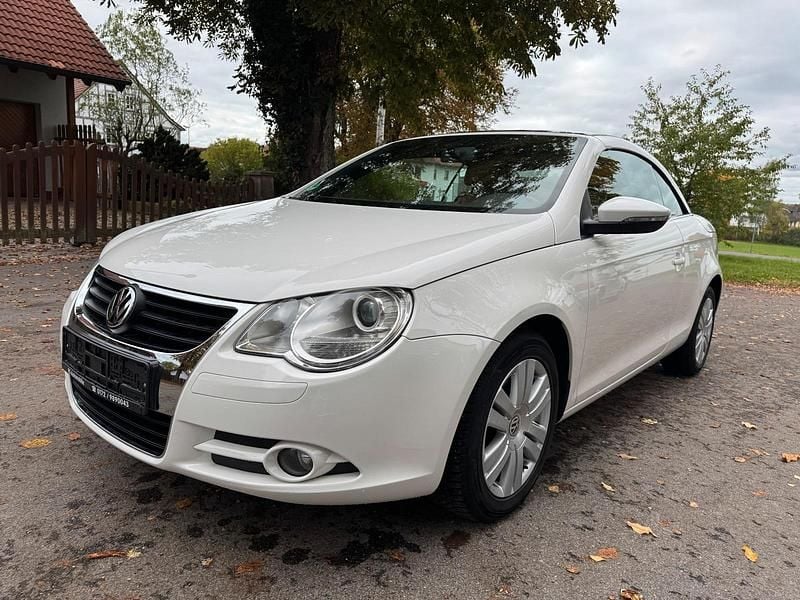 Weiß Gebraucht 2009 VW Eos Edition Cabrio | 6.200 € (Etwas zu teuer) - Bild 1/4