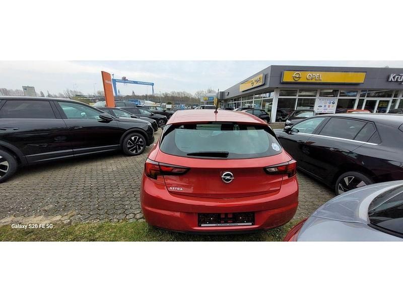 Gebraucht Opel Astra Edition 110 PS (80 kW) 2021 Rot Limousine