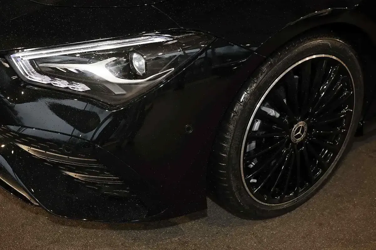 Gebraucht Mercedes CLA220 AMG 190 PS (139 kW) 2026 Metalliclack kosmosschwarz Limousine