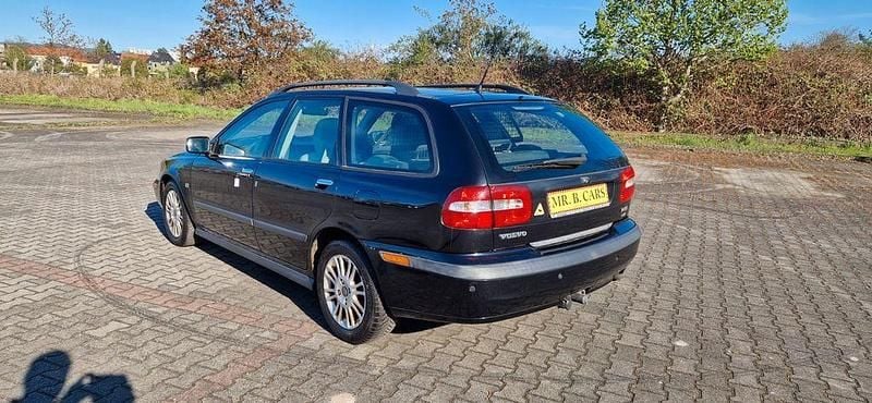 Second-hand Volvo V40 116 CP (85 kW) 2002 Albastru Break