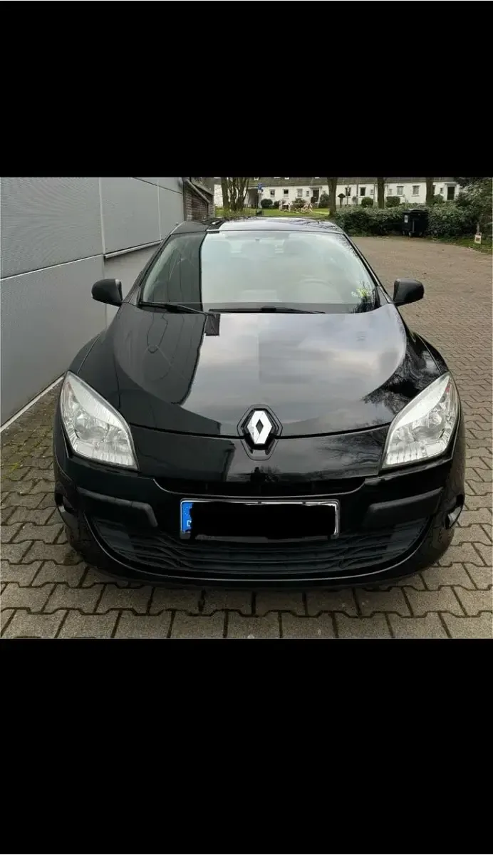 Gebraucht Renault Mégane 101 PS (74 kW) 2011 Schwarz Limousine