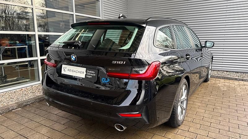 Gebraucht BMW 318 Advantage 156 PS (114 kW) 2022 Schwarz uni Kombi