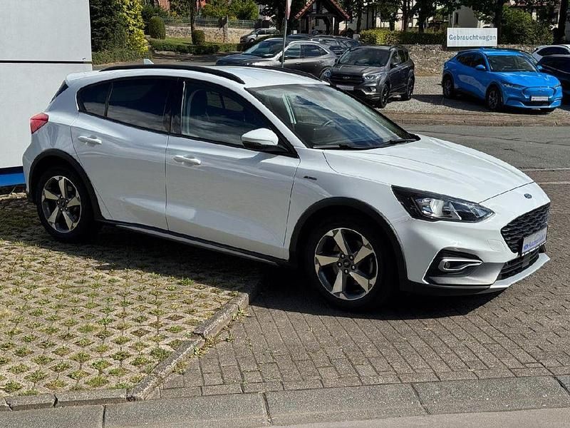Gebraucht Ford Focus Active 125 PS (91 kW) 2019 Weiß Limousine