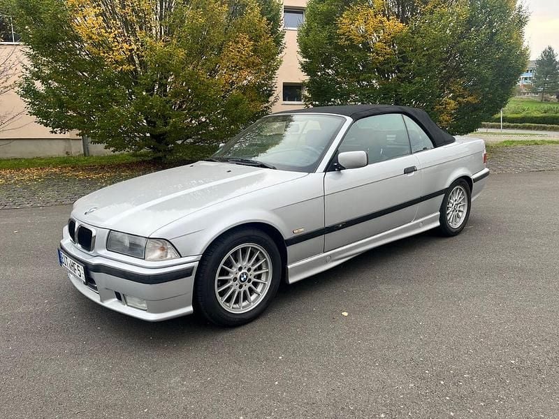Gebraucht BMW 318 Cabriolet Sport Line 116 PS (85 kW) 1999 Silber Cabrio
