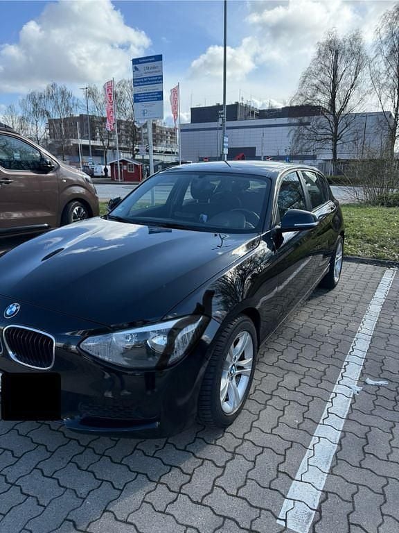 Gebraucht BMW 116 122 PS (89 kW) 2012 Schwarz Kleinwagen
