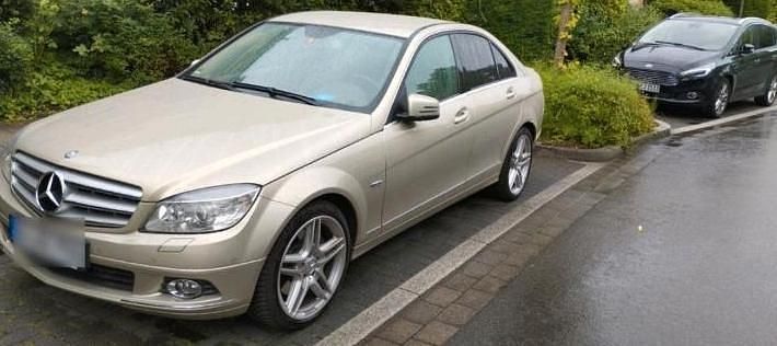 Andere farben Gebraucht 2010 Mercedes 350 Limousine | 10.000 € - Bild 1/4