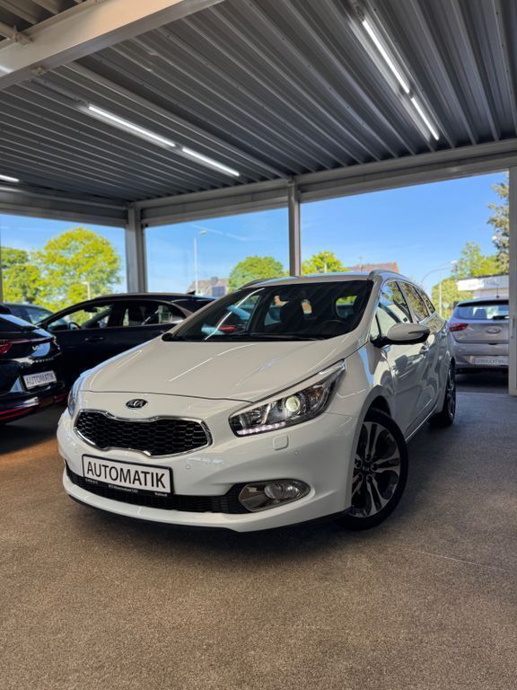 Weiß Gebraucht 2014 Kia Ceed Sportswagon Spirit Kombi | 14.990 € (Teuer) - Bild 1/4