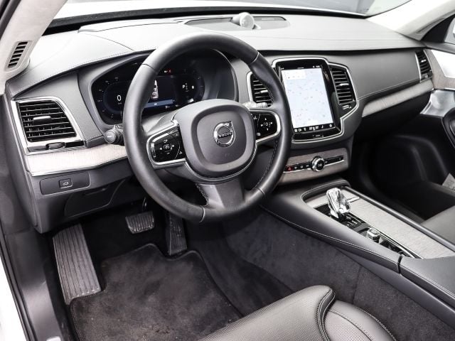 Gebraucht Volvo XC90 Ultimate 235 PS (172 kW) 2023 Crystal white / metallic SUV