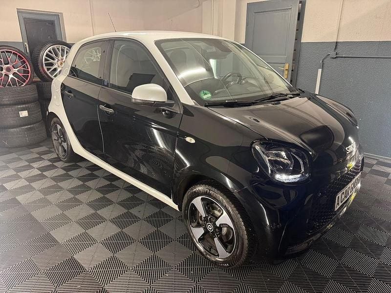 Schwarz Gebraucht 2021 Smart ForFour Electric Drive Limousine | 7.490 € (Guter Preis) - Bild 1/4