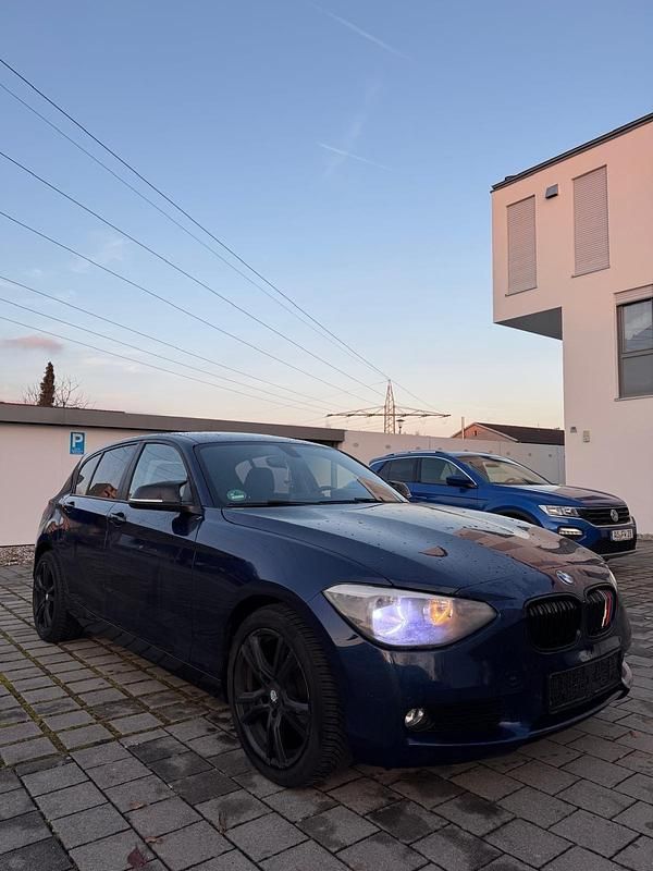 Blau Gebraucht 2015 BMW 118 Comfort Edition Kleinwagen | 6.250 € (Guter Preis) - Bild 1/4