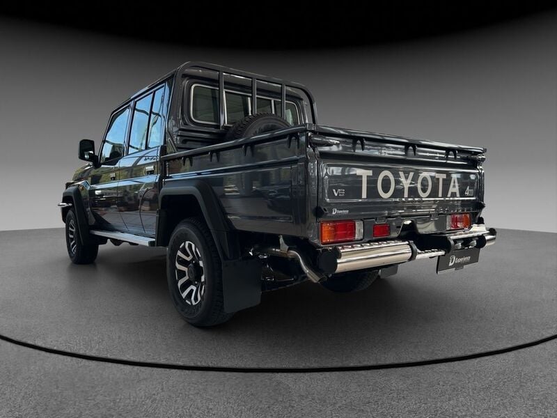 Gebraucht Toyota Land Cruiser 231 PS (169 kW) 2024 Grau SUV