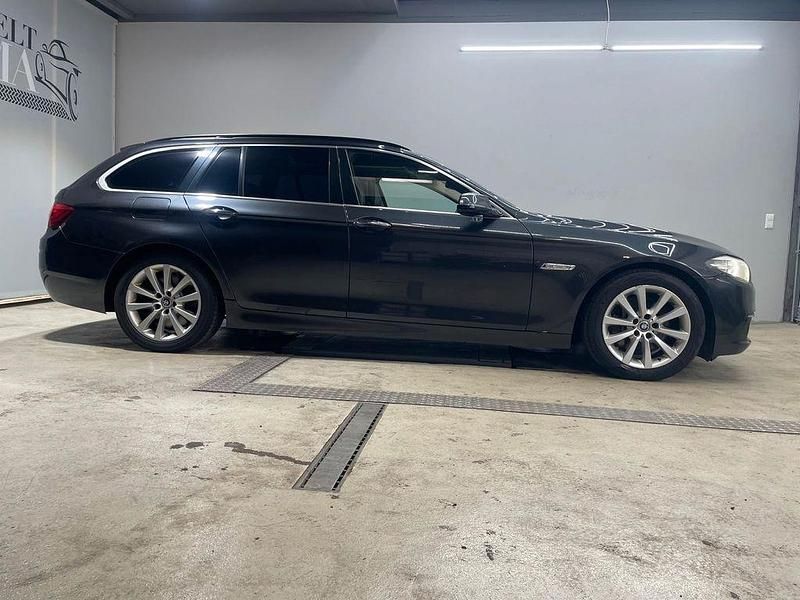 Gebraucht BMW 530 258 PS (189 kW) 2014 Grau Kombi