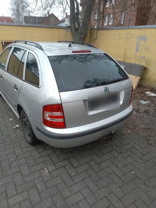 Second-hand Skoda Fabia 2005 Argintiu Break