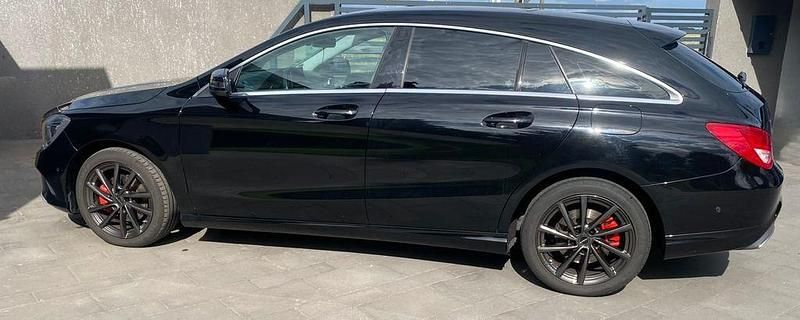 Schwarz Gebraucht 2017 Mercedes CLA220 Shooting Brake Kombi | 14.750 € (Superpreis) - Bild 1/4