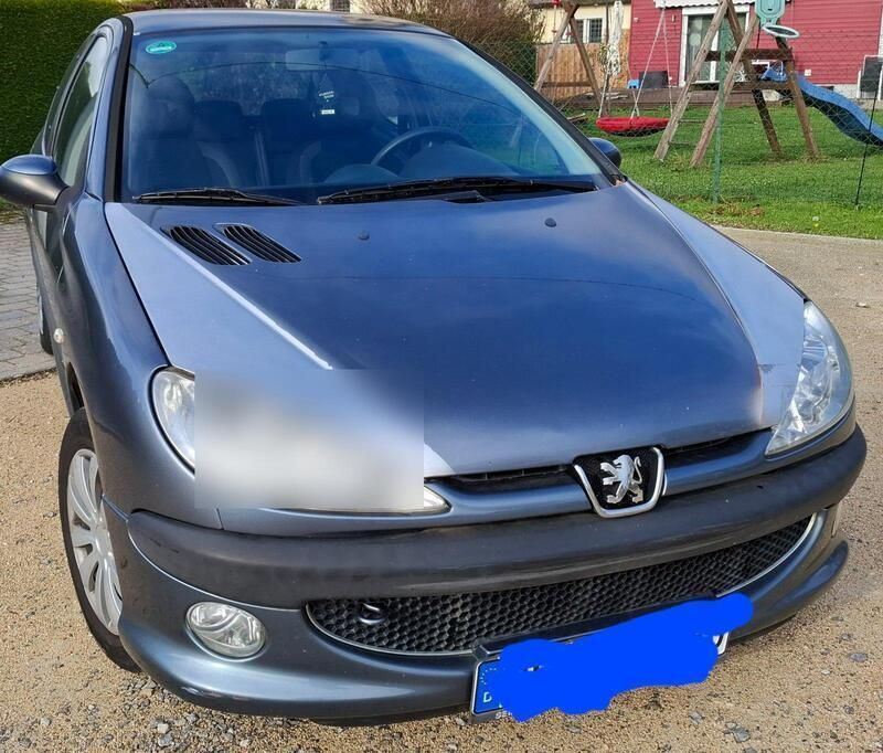 Grau Gebraucht 2005 Peugeot 206 Kleinwagen | 200 € (Superpreis) - Bild 1/4