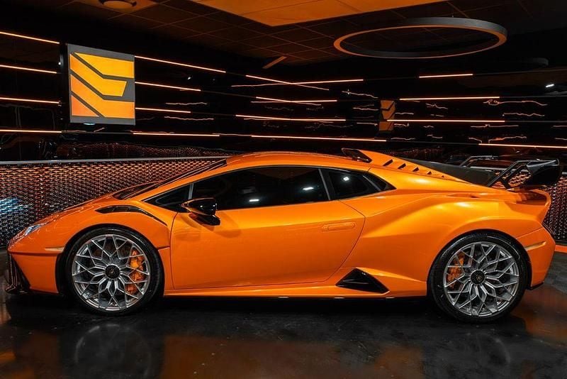 Gebraucht Lamborghini Huracán 640 PS (470 kW) 2022 Orange