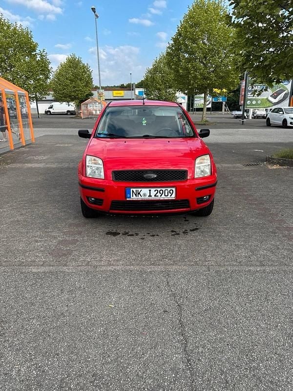 Rot Gebraucht 2005 Ford Fusion Limousine | 685 € (Superpreis) - Bild 1/4
