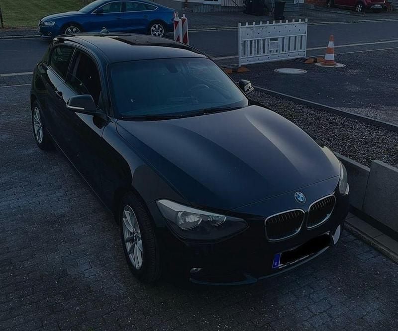 Schwarz Gebraucht 2013 BMW 116 Comfort Edition Kleinwagen | 6.000 € (Guter Preis) - Bild 1/4