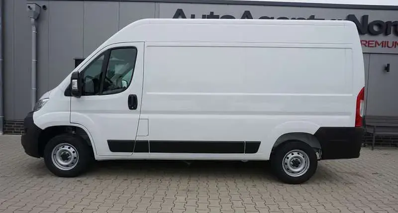 Gebraucht Fiat Ducato 140 PS (102 kW) 2023 Weiß Van