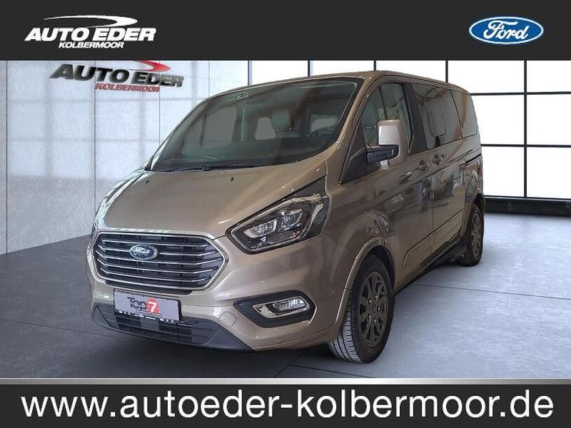 Silber Gebraucht 2023 Ford Tourneo Custom Titanium Van / Kleinbus | 44.880 € (Etwas zu teuer) - Bild 1/4