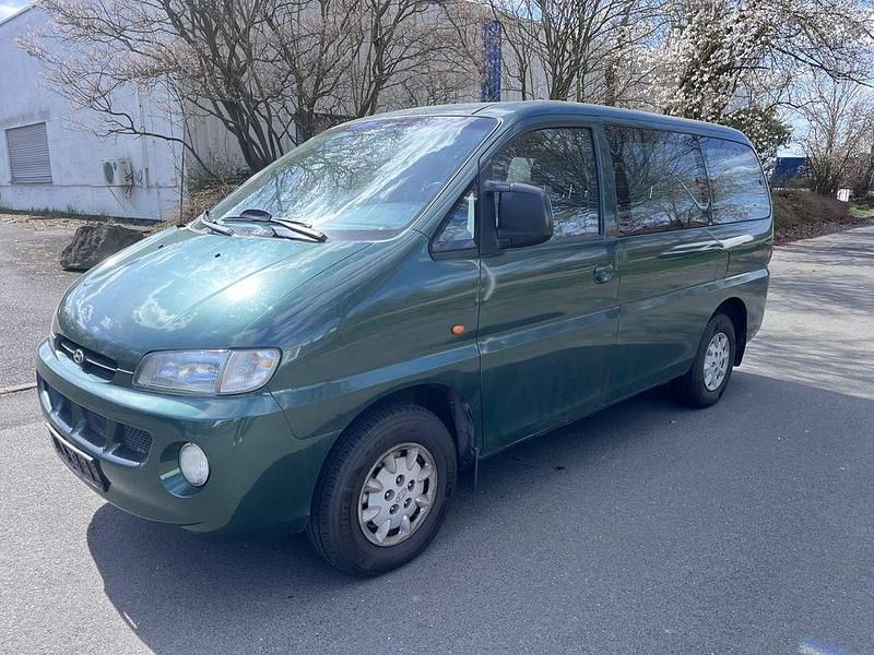 Gebraucht Hyundai H-1 111 PS (81 kW) 2000 Grün Van / Kleinbus