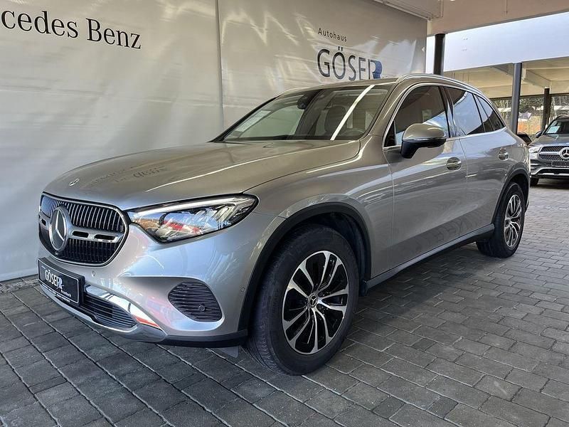 Gebraucht Mercedes GLC220 197 PS (144 kW) 2023 Silber SUV