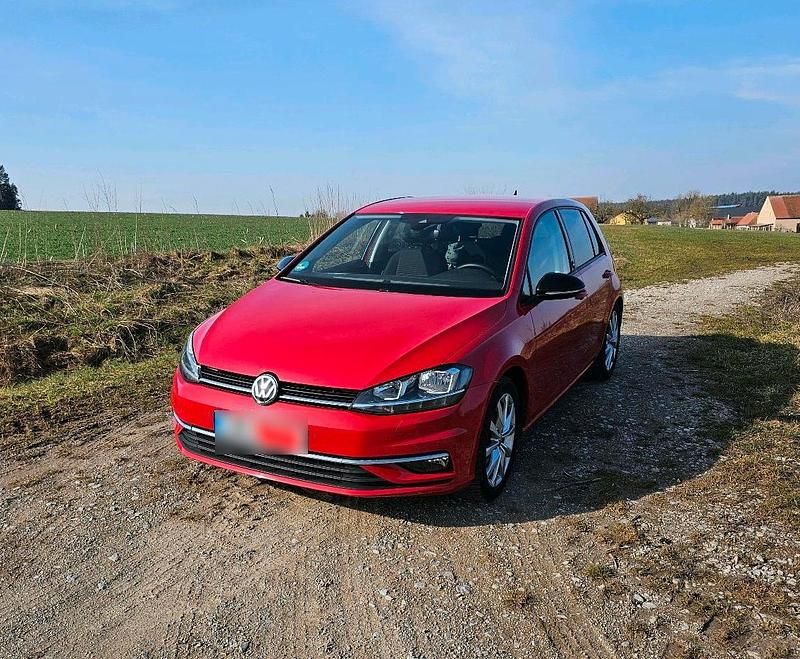 Gebraucht VW Golf VII Pro 116 PS (85 kW) 2018 Rot Limousine
