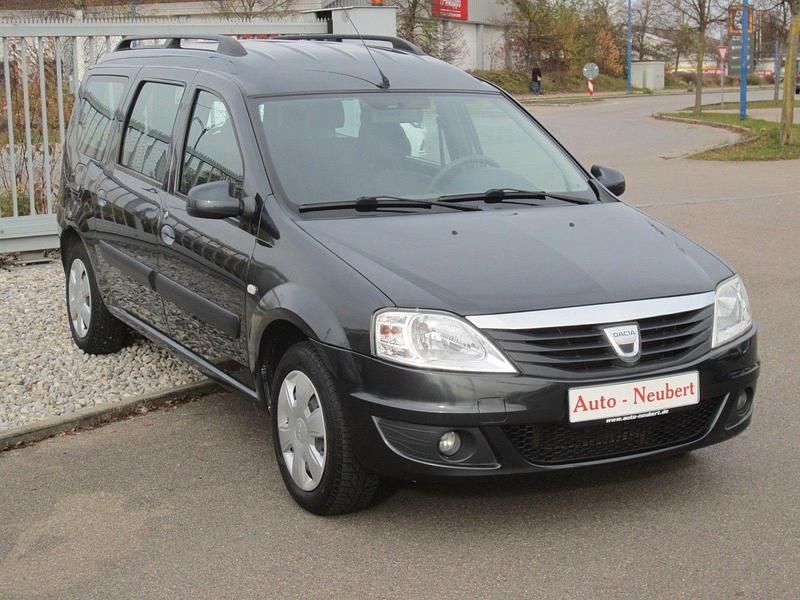 Grau Gebraucht 2009 Dacia Logan MCV Lauréate Kombi | 5.950 € - Bild 1/4