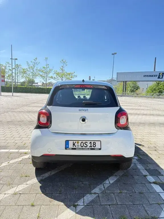 Begagnad Smart ForFour 71 HK (52 kW) 2019 Vit Halvkombi