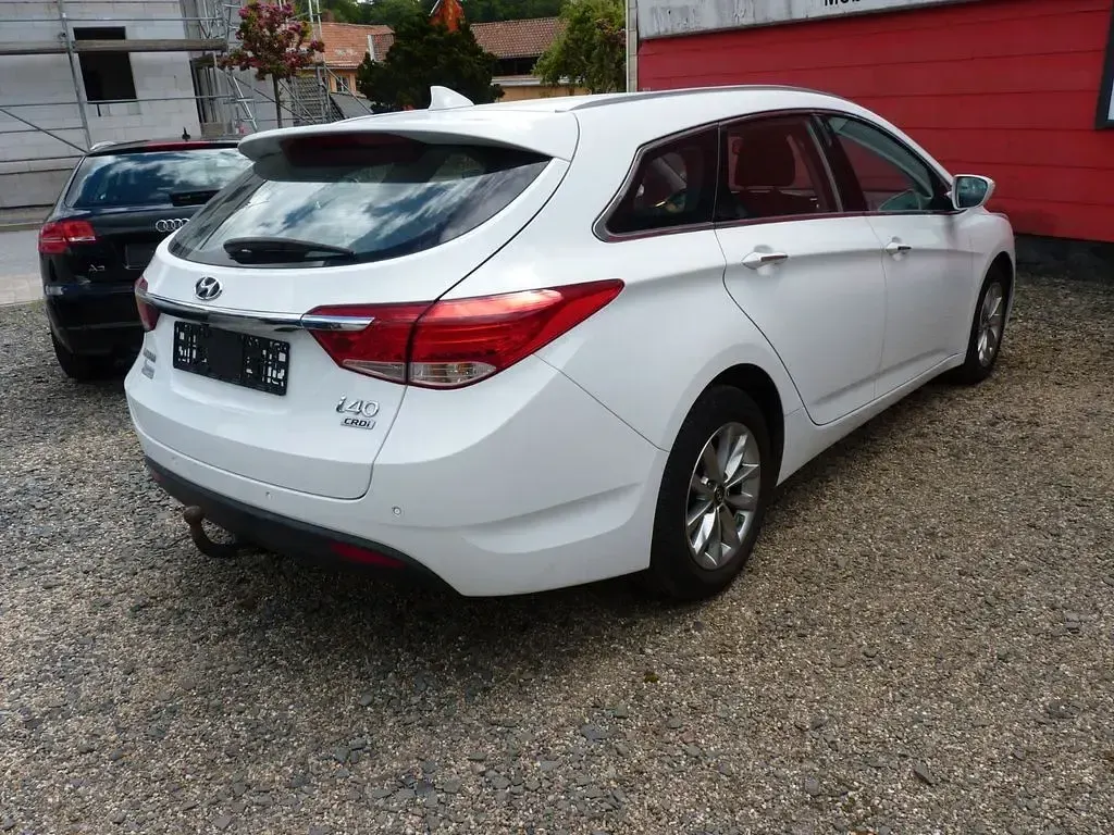 Gebraucht Hyundai i40 Edition 136 PS (100 kW) 2014 Weiß Kombi