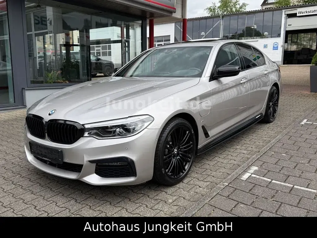 Gebraucht BMW 530e M Sport 252 PS (185 kW) 2018 Silber Limousine
