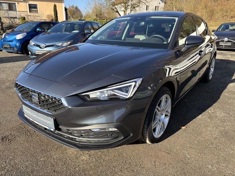 Grau Gebraucht 2020 Seat Leon Style Limousine | 17.890 € (Fairer Preis) - Bild 1/4