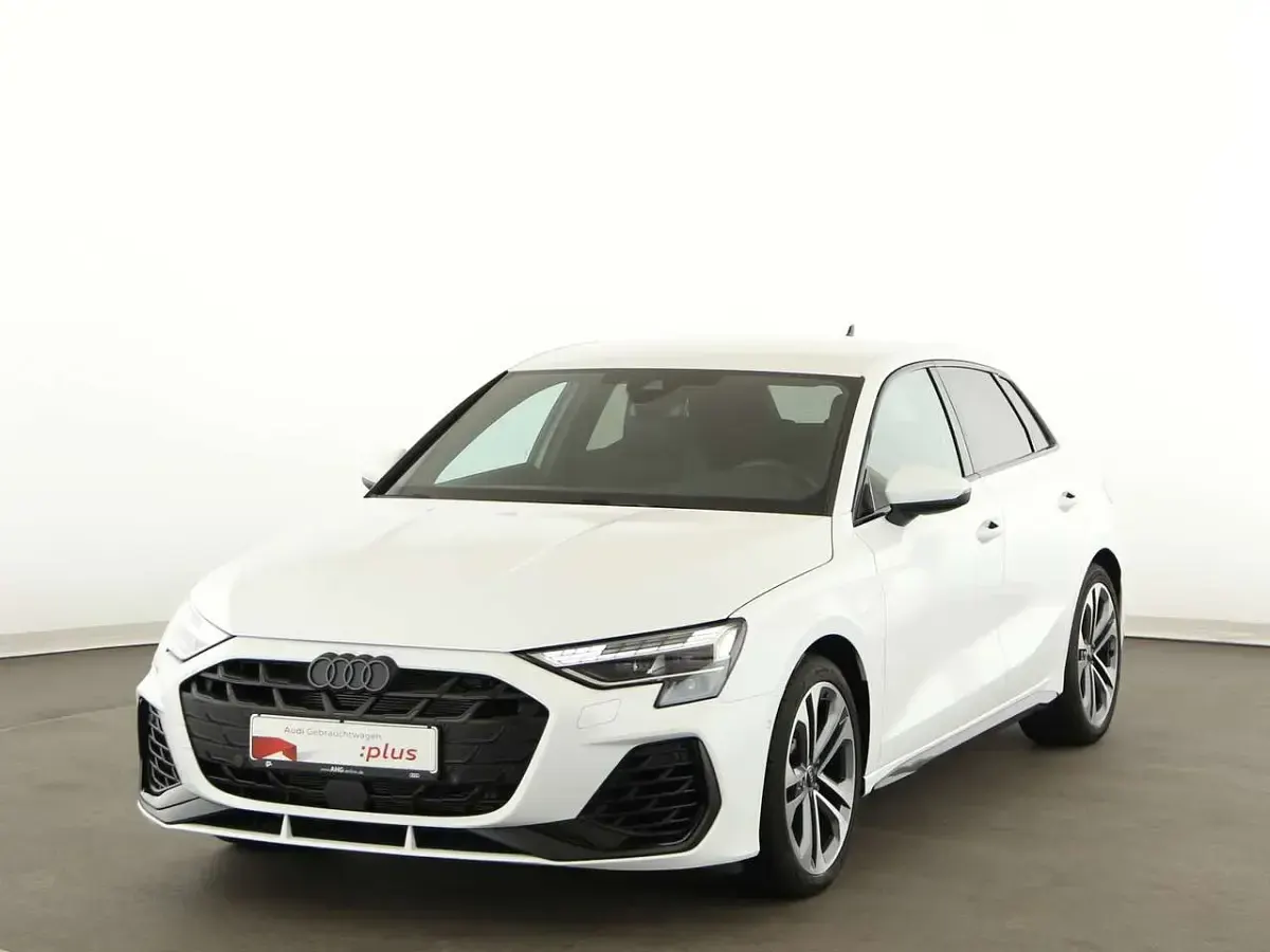 Gebraucht Audi S3 Comfort 333 PS (244 kW) 2025 Arkonaweiß Limousine