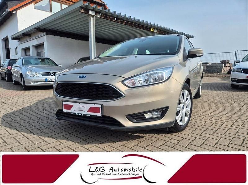 Gebraucht Ford Focus Business Edition 125 PS (91 kW) 2016 Silber Limousine