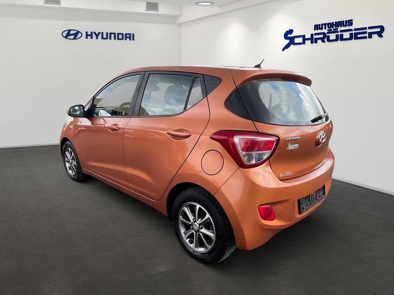 Gebraucht Hyundai i10 67 PS (49 kW) 2014 Orange Kleinwagen