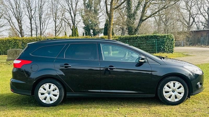 Gebraucht Ford Focus 116 PS (85 kW) 2013 Schwarz Kombi