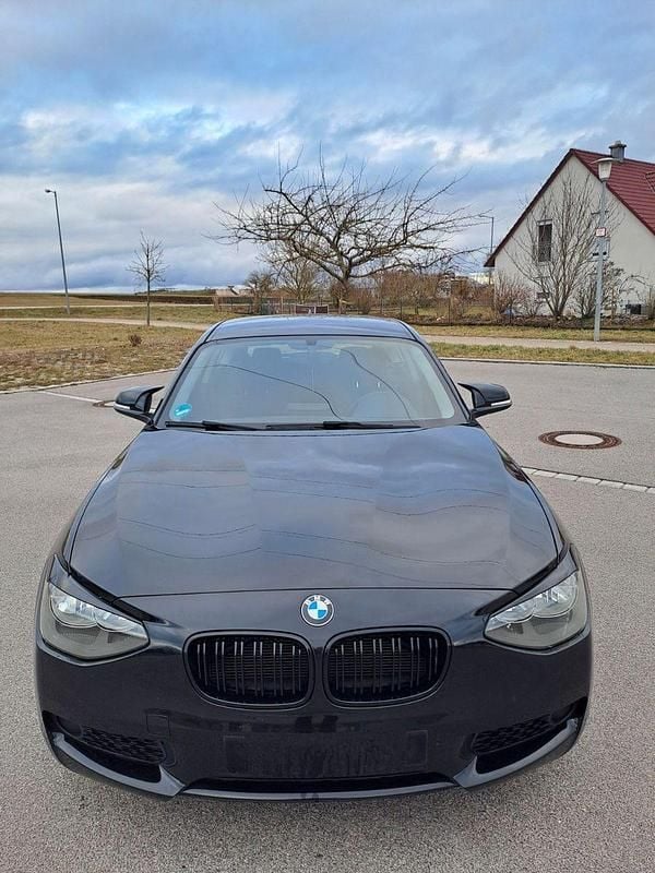 Gebraucht BMW 114 102 PS (75 kW) 2014 Schwarz Kleinwagen