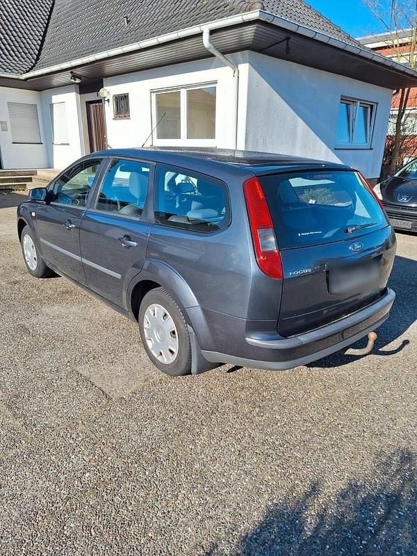 Gebraucht Ford Focus 101 PS (74 kW) 2006 Grau Kombi