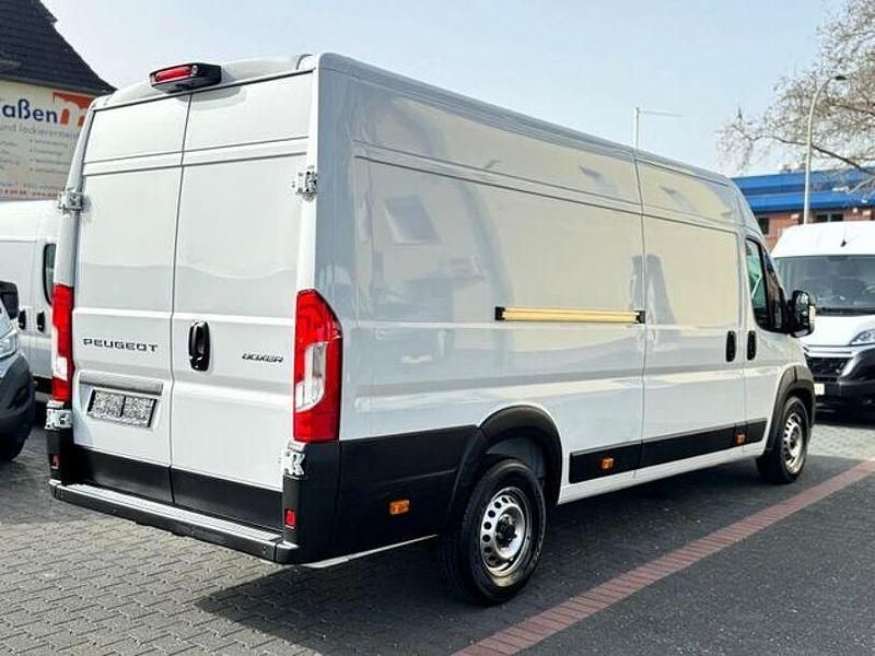 Gebraucht Peugeot Boxer 176 PS (129 kW) 2024 Weiß icy Van