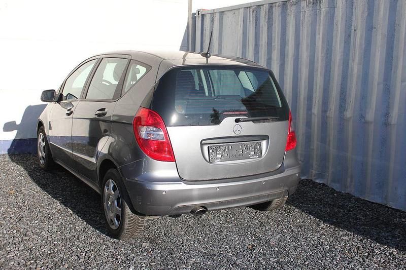 Gebraucht Mercedes A160 95 PS (69 kW) 2011 Grau Limousine