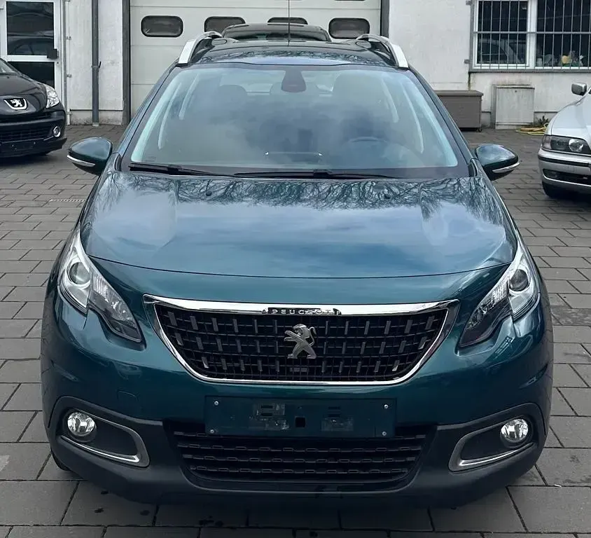 Gebraucht Peugeot 2008 Active 82 PS (60 kW) 2018 Grün SUV