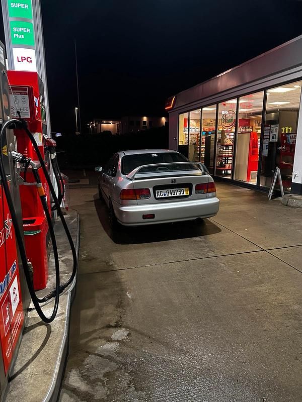 Gebraucht Honda Civic 130 PS (95 kW) 1998 Silber Coupé